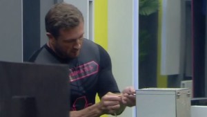Big Brother 2016 - Jason Burrill wins nomination power for the Housemates